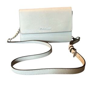 Michael Kors jet set travel 3 in 1 Crossbody bag wristlet clutch light gray